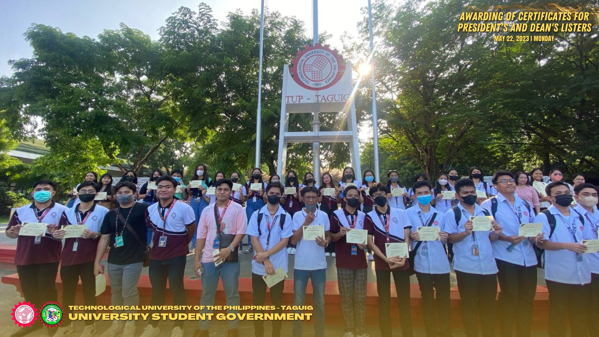 Awarding of Certificates for President's and Dean's Listers